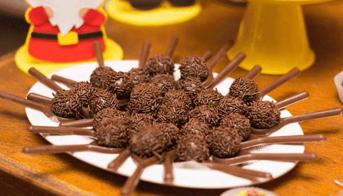 Brigadeiro No Palito Um Sabor Intenso e Marcante Faça Hoje