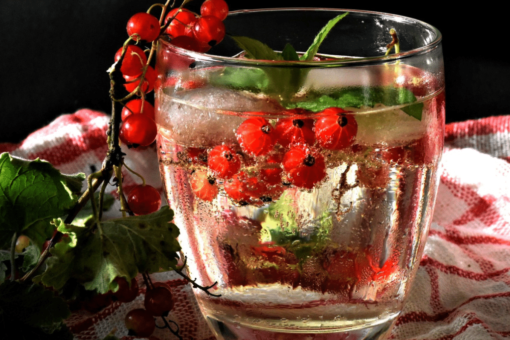 Receitas-de-drinks-sem-alcool-Opcoes-saborosas-e-refrescantes-para-todos-os-gostos-1024x683 Receitas de drinks sem álcool: Opções saborosas e refrescantes para todos os gostos