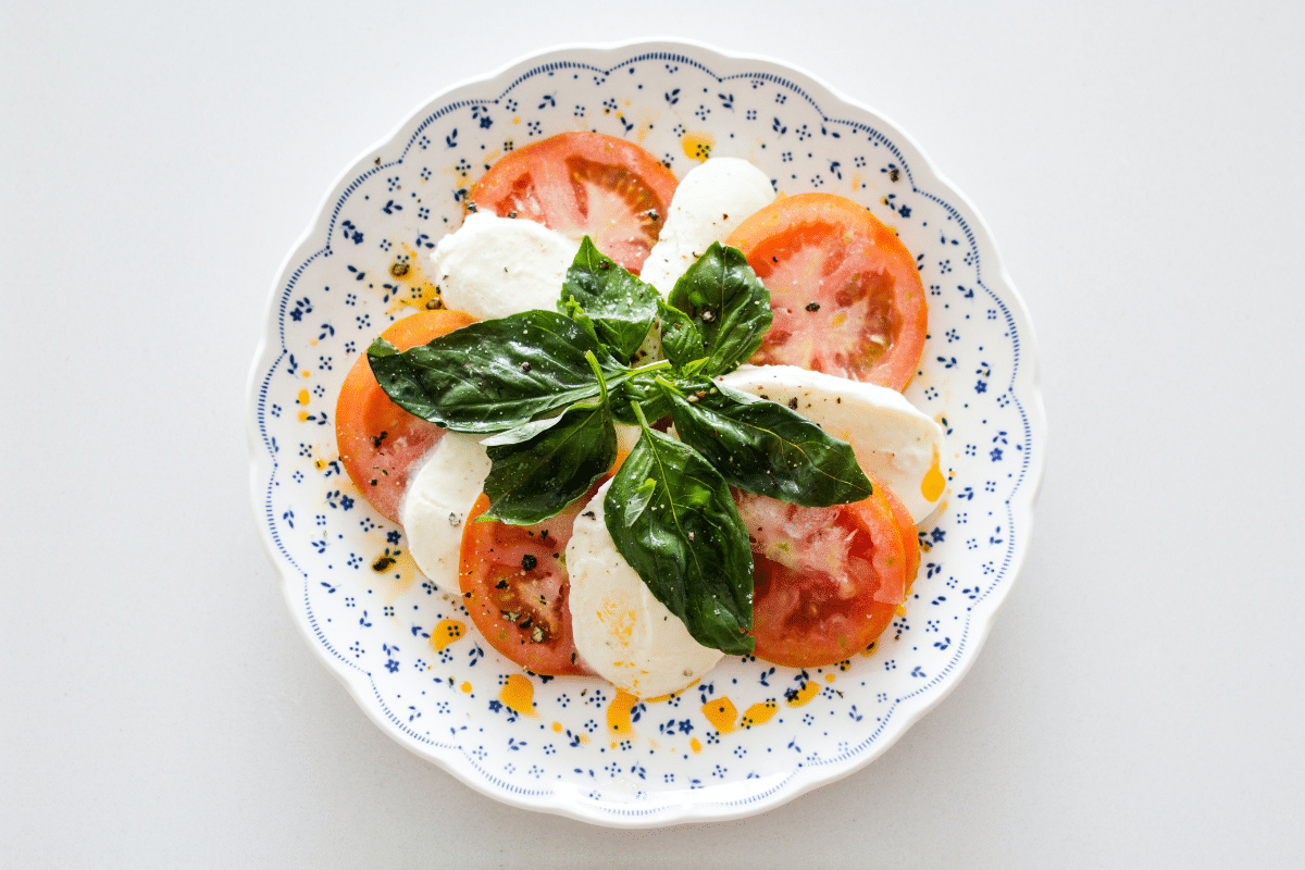 Receitas veganas de salada para refeições saudáveis e saborosas