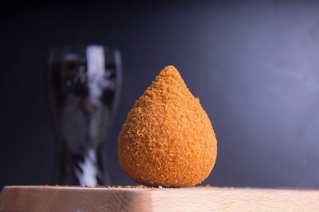 coxinha-g8c92cf1fb_1280-1024x682 Receita de Coxinha Brasileira Saudável: Saboreie uma Delícia com um Toque de Saúde